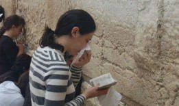 娱乐吃瓜君 七七,七七背后的故事与真相